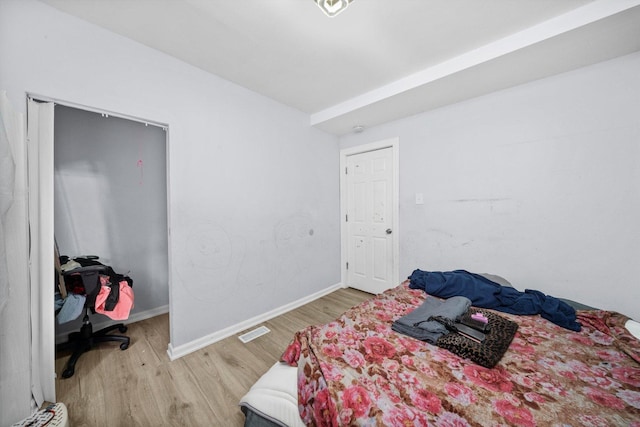 4532 S Laflin St, Chicago, IL 60609 - bedroom featuring light wood-style floors and an office area