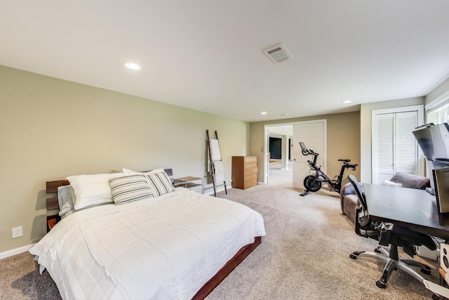 141 S Cedar St, Palatine, IL 60067 - carpeted bedroom with an office area and recessed lighting