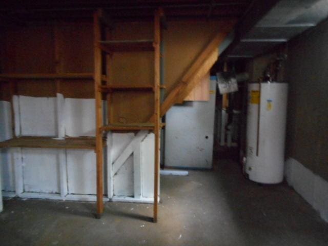 219 N Wilke Rd, Arlington Heights, IL 60005 - unfinished basement featuring water heater