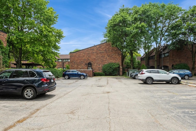 806 S May St, Chicago, IL 60607 - view of uncovered parking lot