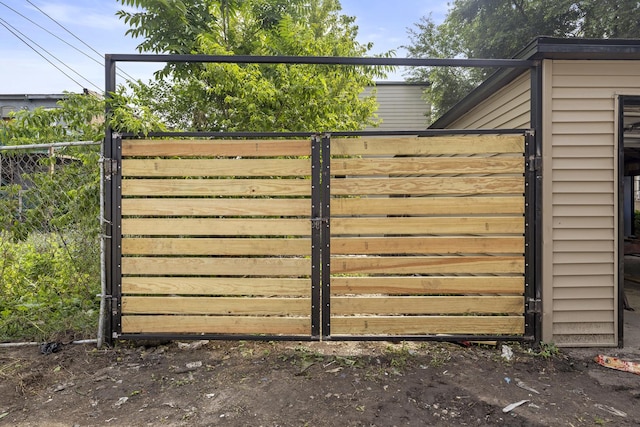 1532 S Homan Ave, Chicago, IL 60623 - view of gate