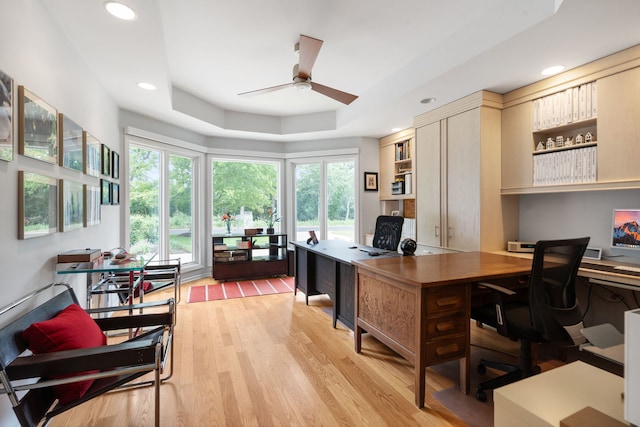 1670 Jasmine Ct, Highland Park, IL 60035 - office space featuring a ceiling fan, plenty of natural light, light wood-style floors, recessed lighting, and a raised ceiling