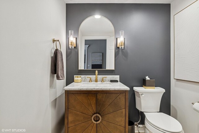 423 S Beverly Ln, Arlington Heights, IL 60005 - bathroom featuring toilet and vanity