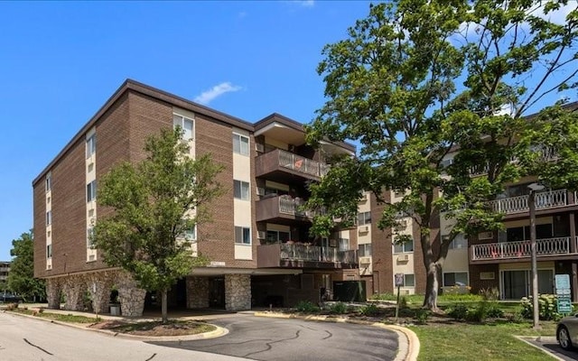 1321 S Finley Rd Unit 108, Lombard, IL 60148 - view of apartment building / complex