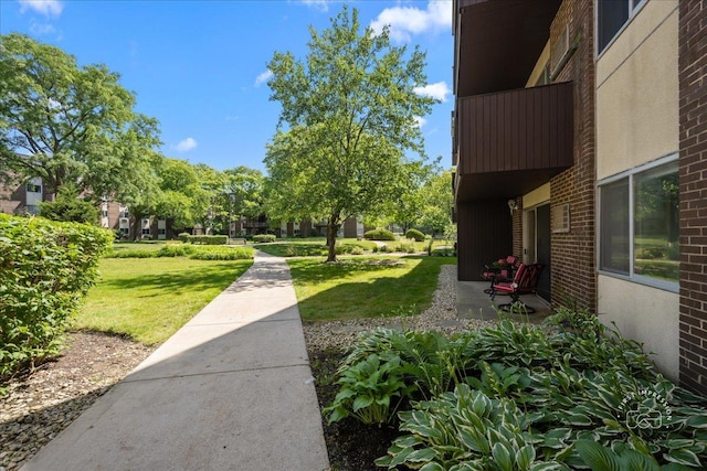 1321 S Finley Rd Unit 108, Lombard, IL 60148 - view of green lawn