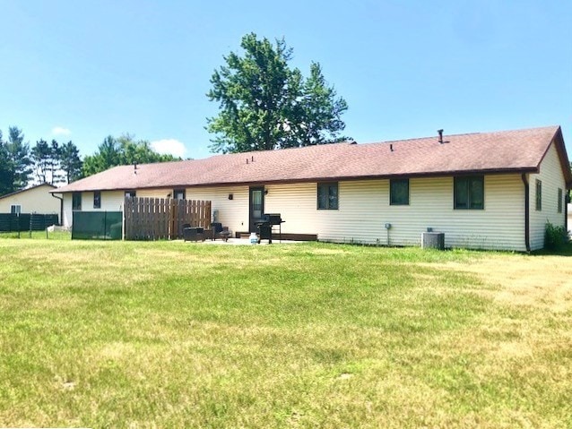 29176 Terra Vista Dr, Rock Falls, IL 61071 - back of property with a patio