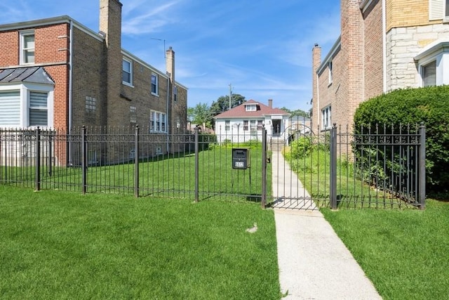6612 N Mozart St, Chicago, IL 60645 - view of property's community with a gate