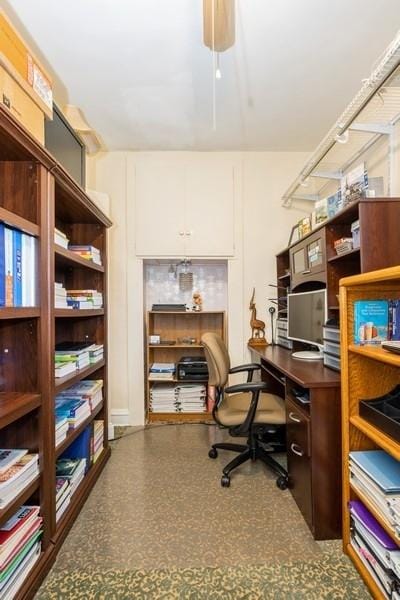 6612 N Mozart St, Chicago, IL 60645 - view of office area