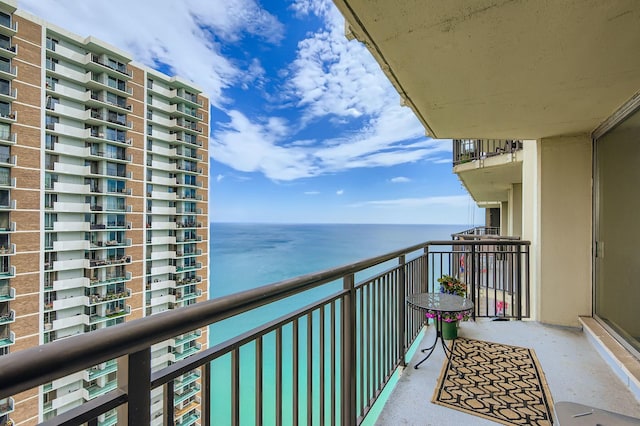 6007 N Sheridan Rd Unit 36F, Chicago, IL 60660 - balcony with a water view