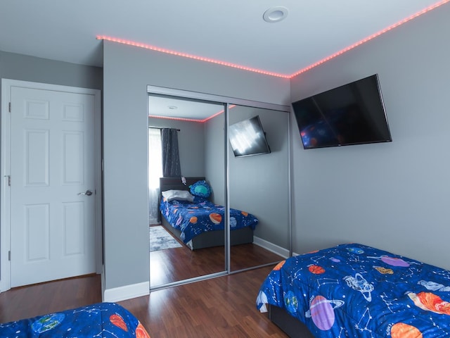 1 Oak Creek Dr Unit 2305, Buffalo Grove, IL 60089 - bedroom featuring wood finished floors and a closet