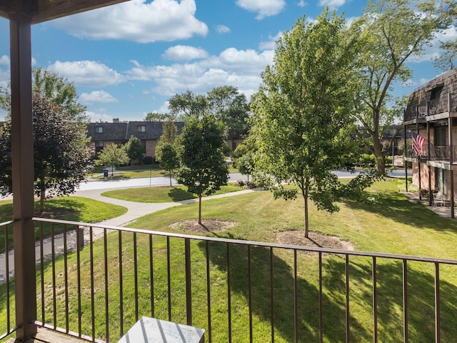 1 Oak Creek Dr Unit 2305, Buffalo Grove, IL 60089 - view of green lawn