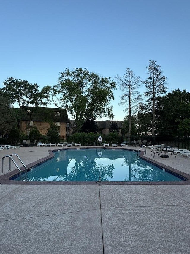 1 Oak Creek Dr Unit 2305, Buffalo Grove, IL 60089 - community pool featuring a patio