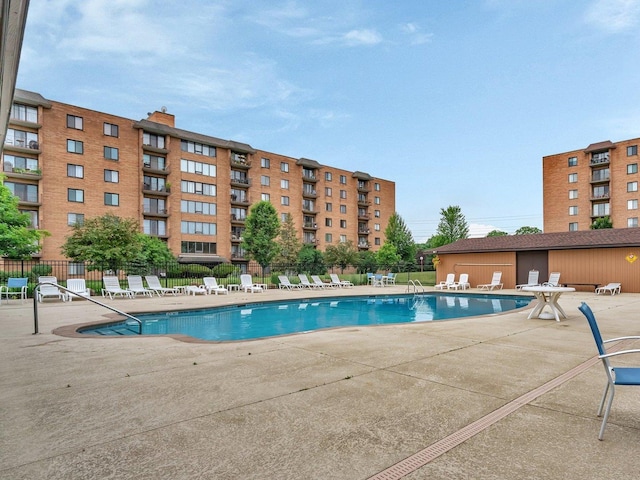 1727 W Crystal Ln Unit 308, Mount Prospect, IL 60056 - community pool featuring a patio