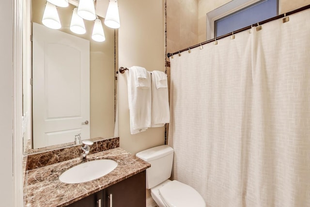 2011 W Huron St, Chicago, IL 60612 - full bath featuring vanity and a shower with curtain