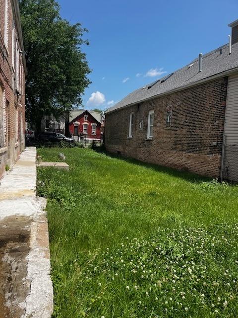 2911 W 25th St, Chicago, IL 60623 - view of yard