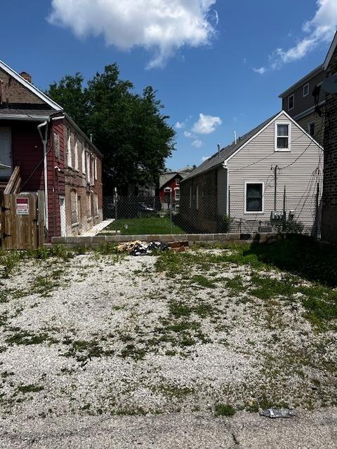2911 W 25th St, Chicago, IL 60623 - view of yard