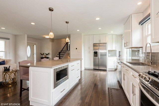 1015 Warwick Cir N, Hoffman Estates, IL 60169 - photo 9