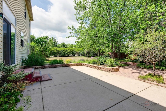 2208 Sanctuary Ct, Gurnee, IL 60031 - view of patio