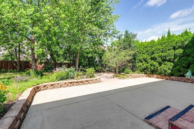 2208 Sanctuary Ct, Gurnee, IL 60031 - view of patio