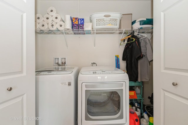 16212 W Switch Grass Rd, Lockport, IL 60441 - laundry room featuring washer and dryer