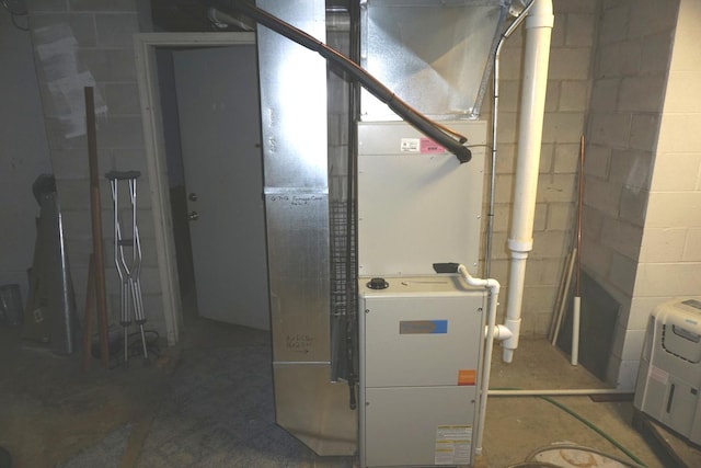 4914 W State Route 113, Kankakee, IL 60901 - utility room featuring heating unit