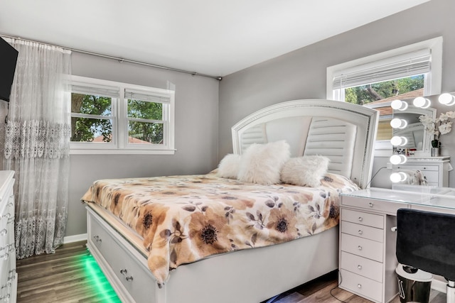 308 Dalton Ave, Mundelein, IL 60060 - bedroom featuring wood finished floors and baseboards