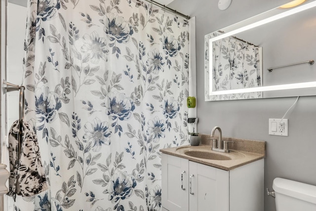 308 Dalton Ave, Mundelein, IL 60060 - full bath featuring vanity and a shower with curtain