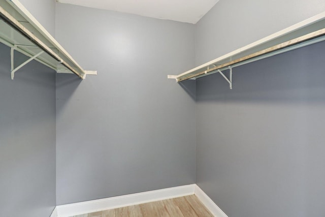 822 Texas Ct, Carol Stream, IL 60188 - spacious closet with wood finished floors