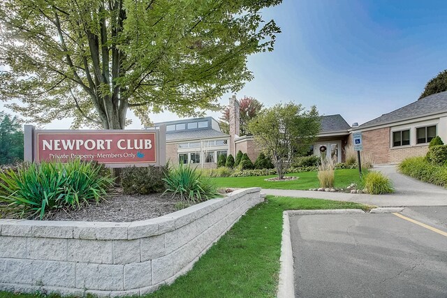 822 Texas Ct, Carol Stream, IL 60188 - community / neighborhood sign with a yard