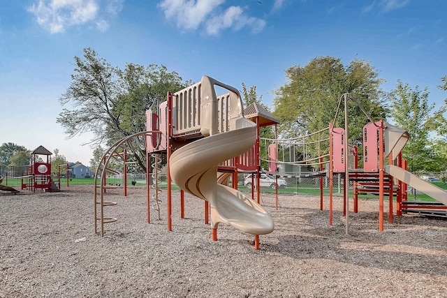 822 Texas Ct, Carol Stream, IL 60188 - view of community play area