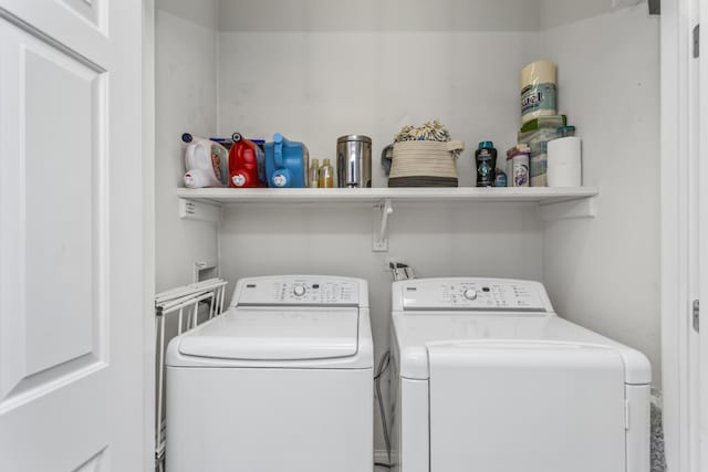 3938 N Southport Ave Unit G, Chicago, IL 60613 - laundry area with washing machine and clothes dryer