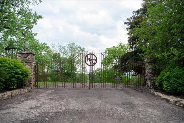 2003 W Hanover Rd, Hanover, IL 61041 - view of gate