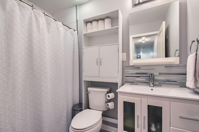 5100 N Sheridan Rd Unit 410, Chicago, IL 60640 - bathroom featuring backsplash, vanity, and a shower with curtain