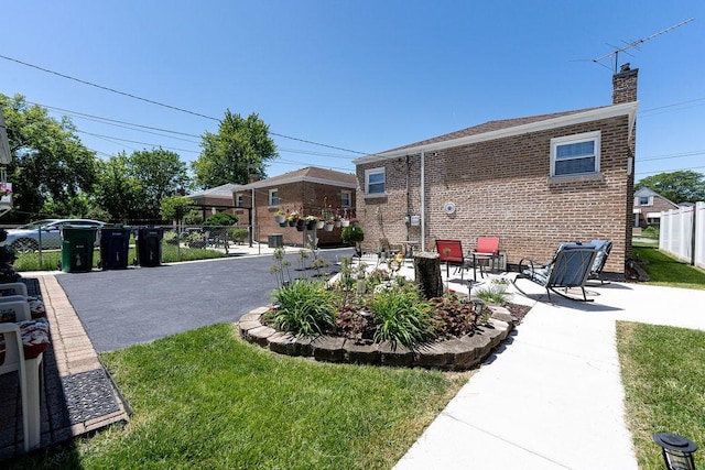 8805 S California Ave, Evergreen Park, IL 60805 - view of yard with a patio