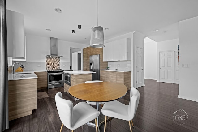 3462 Ayres Dr, Aurora, IL 60506 - dining space with recessed lighting and dark wood finished floors