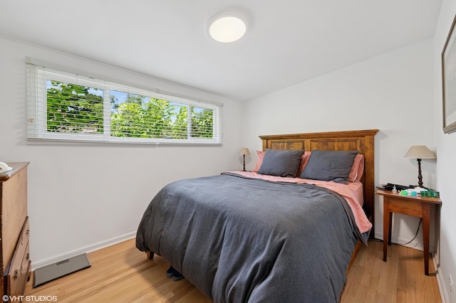 1429 Ferndale Ave, Highland Park, IL 60035 - bedroom with light wood-type flooring and baseboards