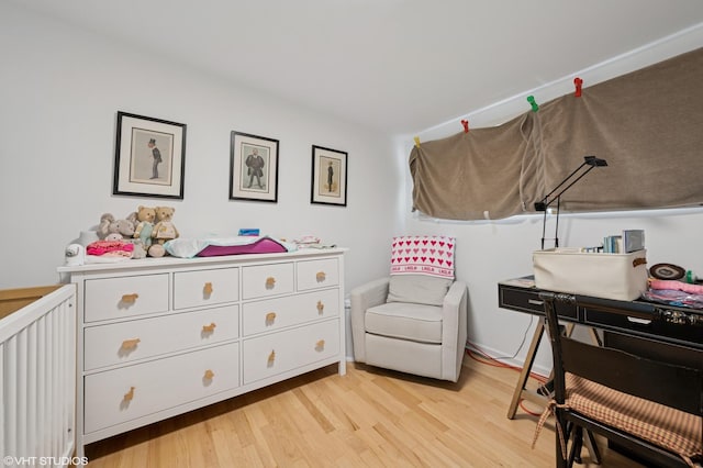 1429 Ferndale Ave, Highland Park, IL 60035 - sitting room with light wood-style floors