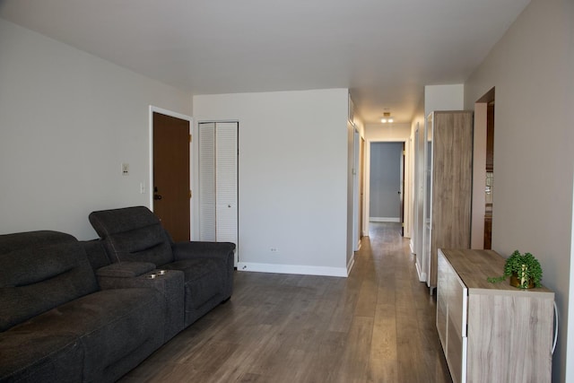 285 Ashland Ct Unit 1, Buffalo Grove, IL 60089 - living room featuring dark wood finished floors and baseboards