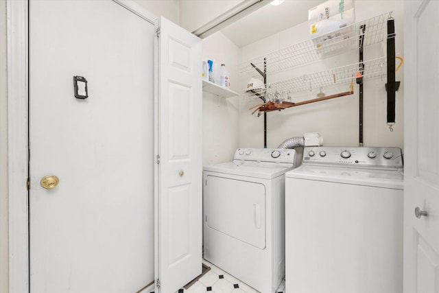 43 Freesia Ct, Romeoville, IL 60446 - laundry room featuring washer and clothes dryer