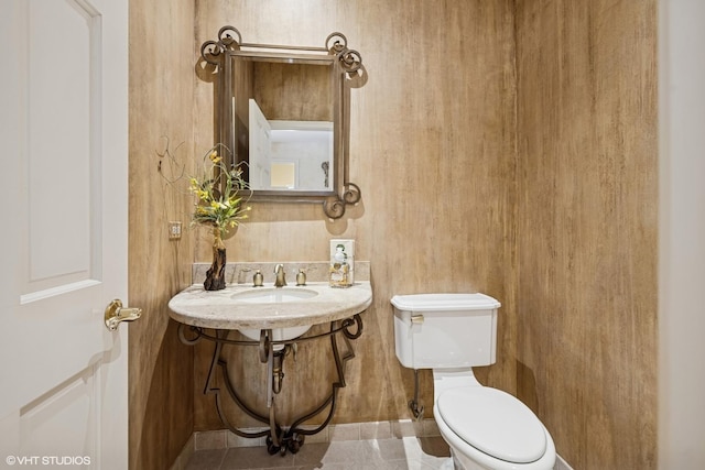 85 Ela Rd, Inverness, IL 60067 - bathroom featuring toilet