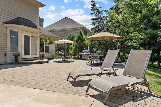 262 Hawk Hollow Dr, Bartlett, IL 60103 - view of patio with outdoor dining area