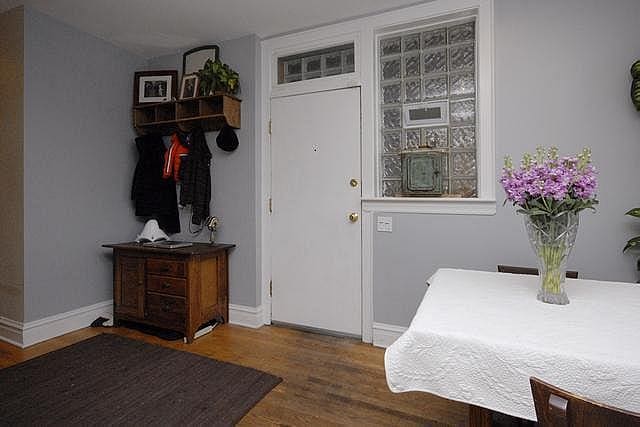 3135 W Leland Ave Unit 3W, Chicago, IL 60625 - entryway featuring wood finished floors