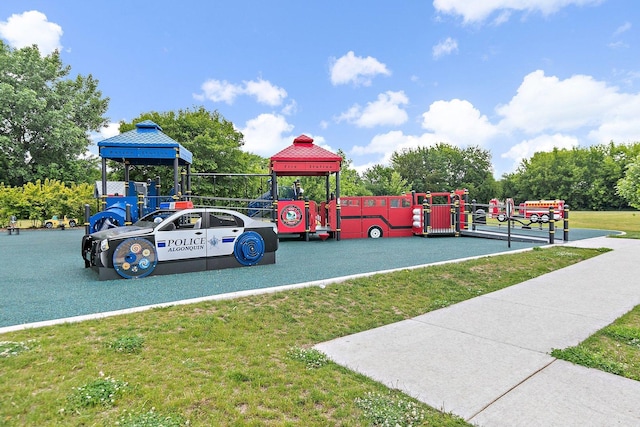 1531 Cumberland Pkwy, Algonquin, IL 60102 - community jungle gym featuring a yard