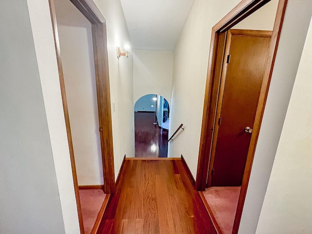 202 E 8th St, Gridley, IL 61744 - hall featuring arched walkways and an upstairs landing