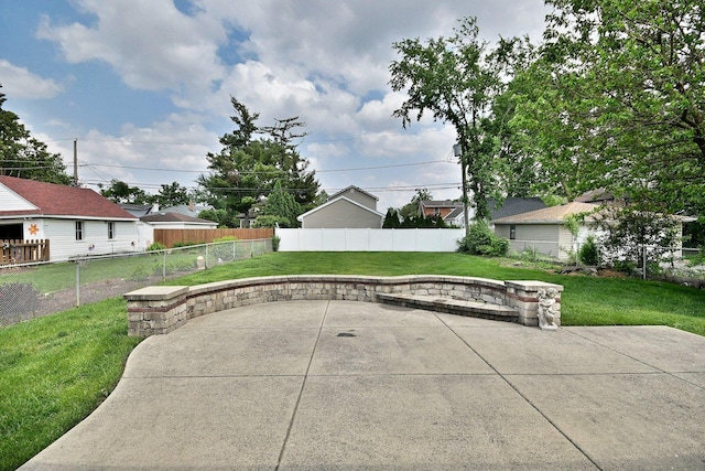 315 N Ridgeland Ave, Elmhurst, IL 60126 - fenced backyard with a patio area