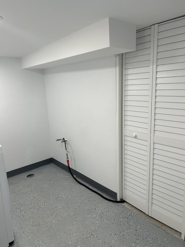 1122 N Mason Ave, Chicago, IL 60651 - finished basement featuring baseboards and washer / clothes dryer