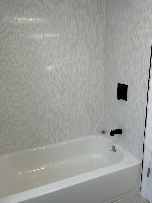 1122 N Mason Ave, Chicago, IL 60651 - full bath featuring bathtub / shower combination