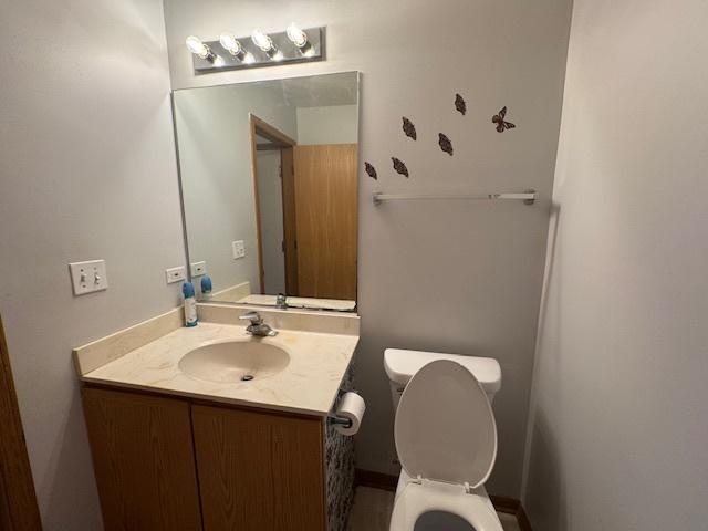 923 E Savannah Dr, Romeoville, IL 60446 - bathroom featuring vanity and toilet