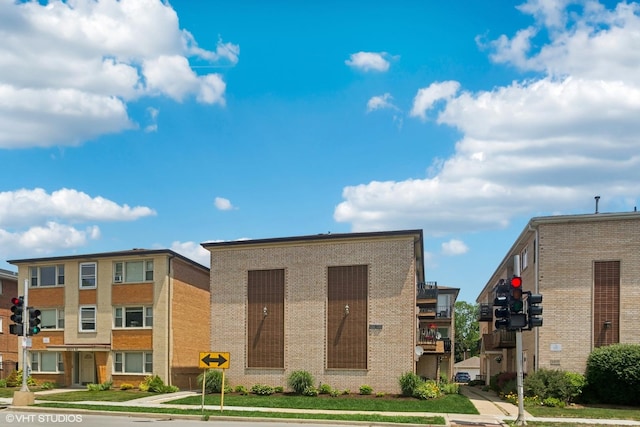 6839 N NW Hwy Unit 2B, Chicago, IL 60631 - view of building exterior