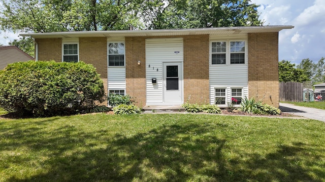 818 Princeton Ave, Matteson, IL 60443 - photo 1